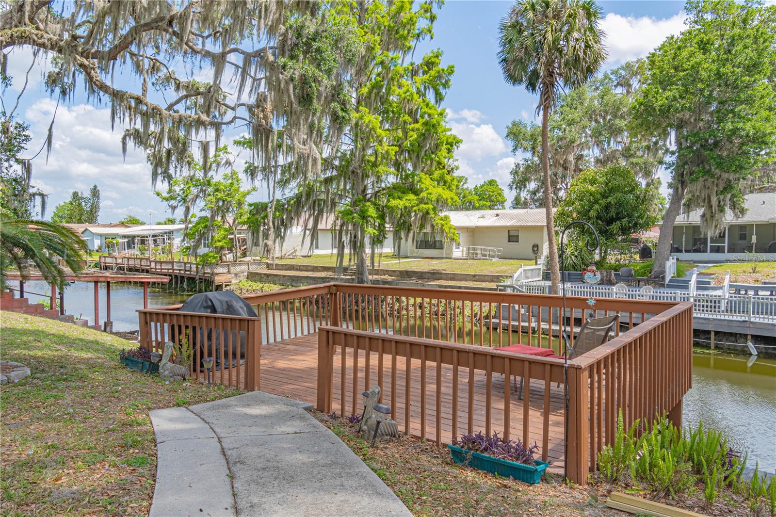2529 CR 448, LAKE PANASOFFKEE, FL, 33538