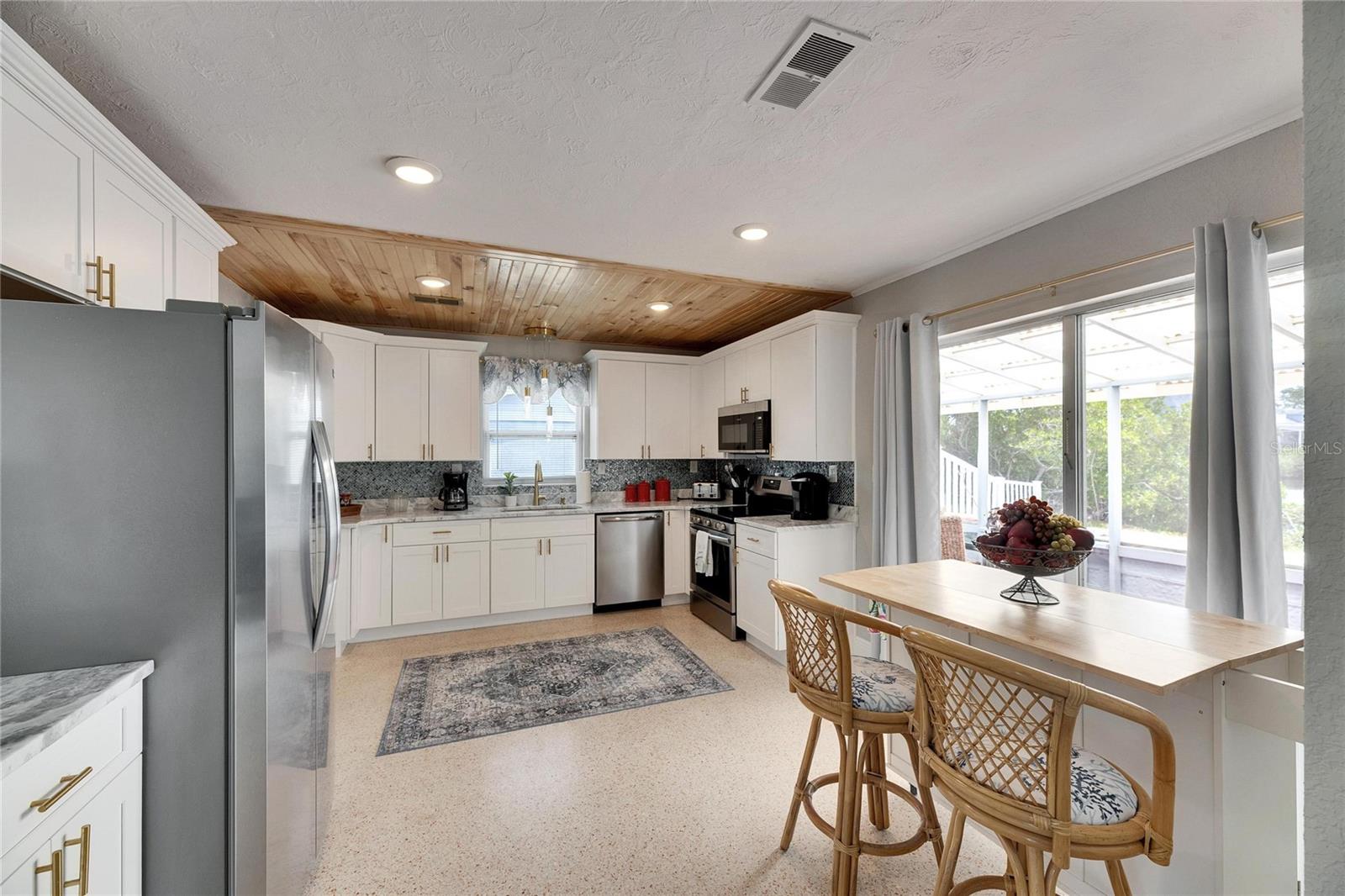 105 6TH ST NW, RUSKIN, FL, 33570