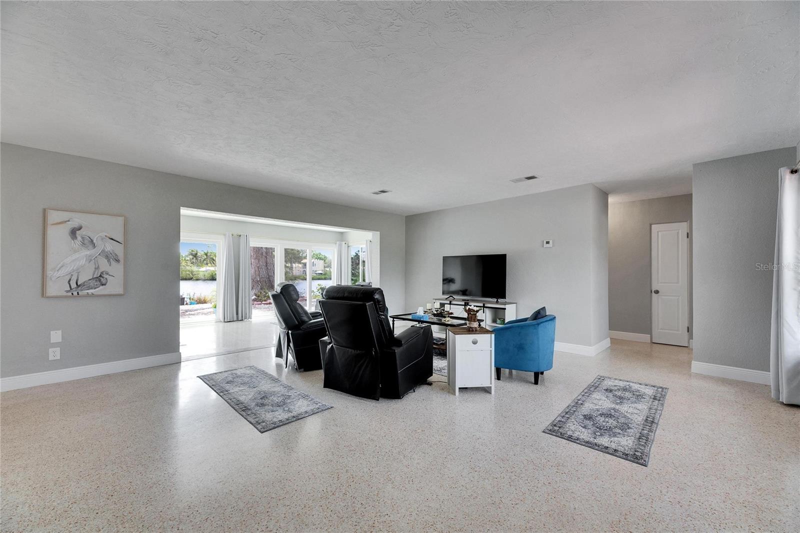 105 6TH ST NW, RUSKIN, FL, 33570