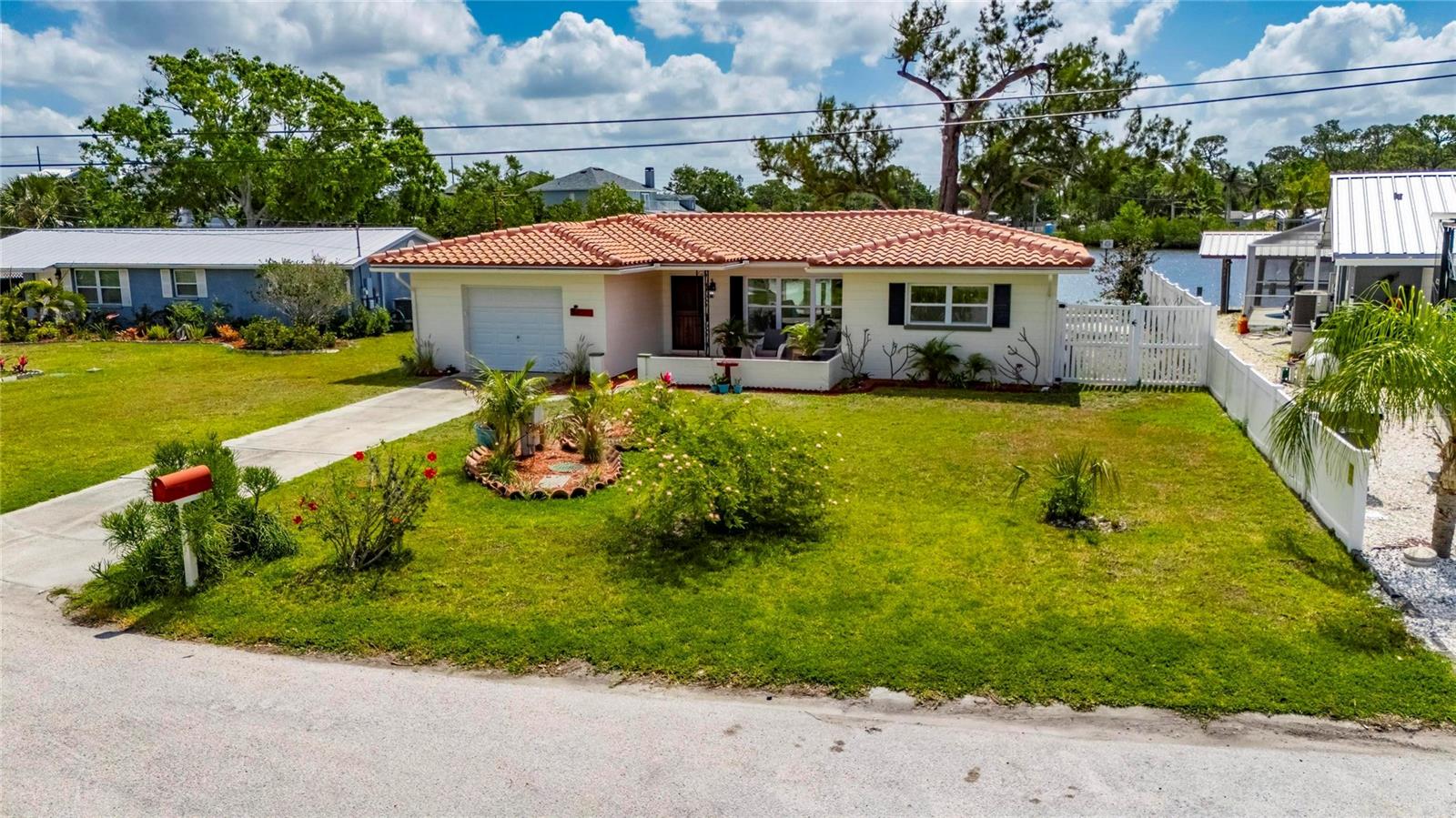 105 6TH ST NW, RUSKIN, FL, 33570