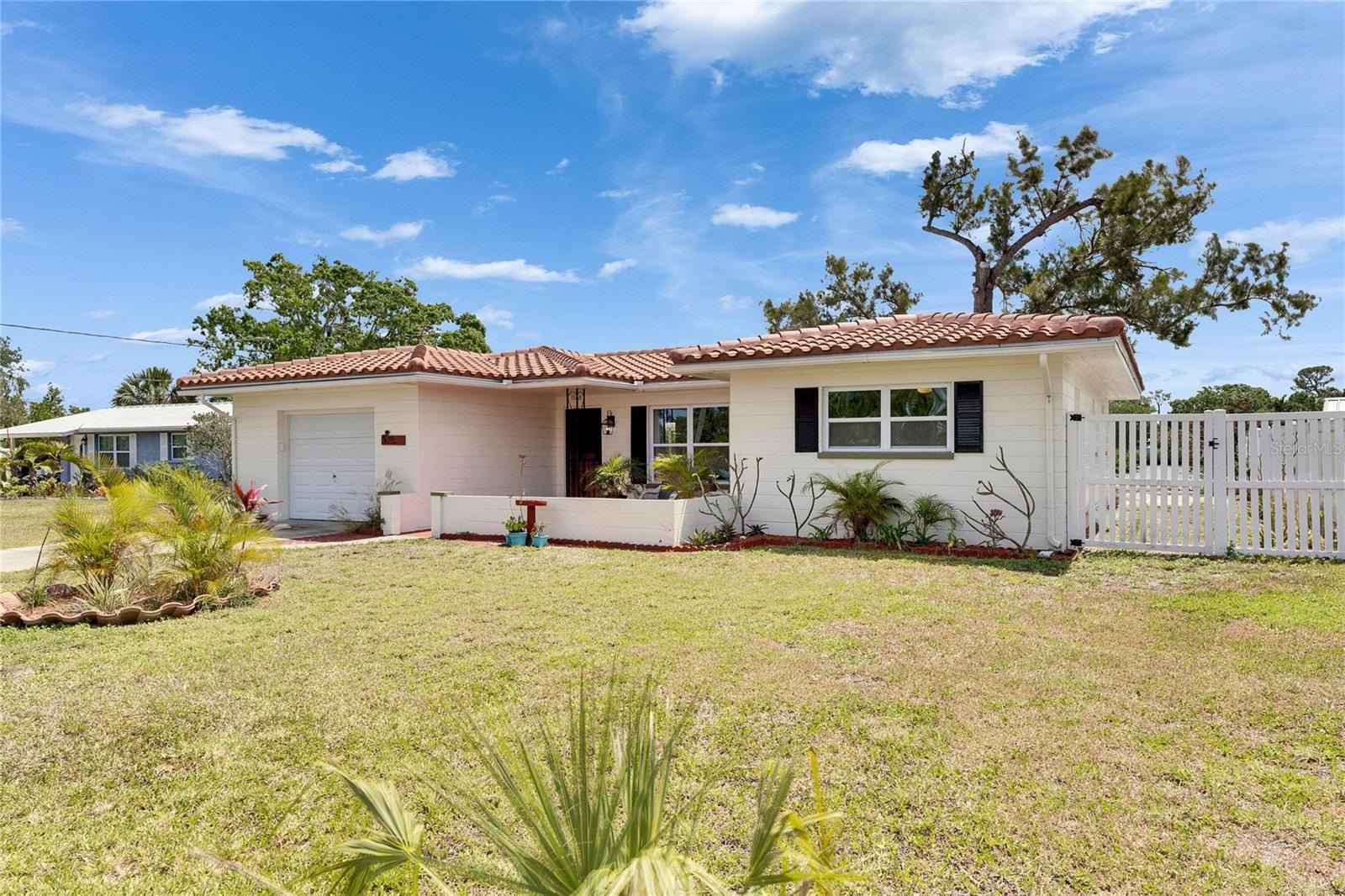 105 6TH ST NW, RUSKIN, FL, 33570