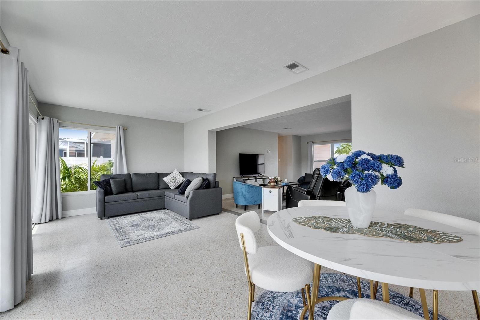 105 6TH ST NW, RUSKIN, FL, 33570