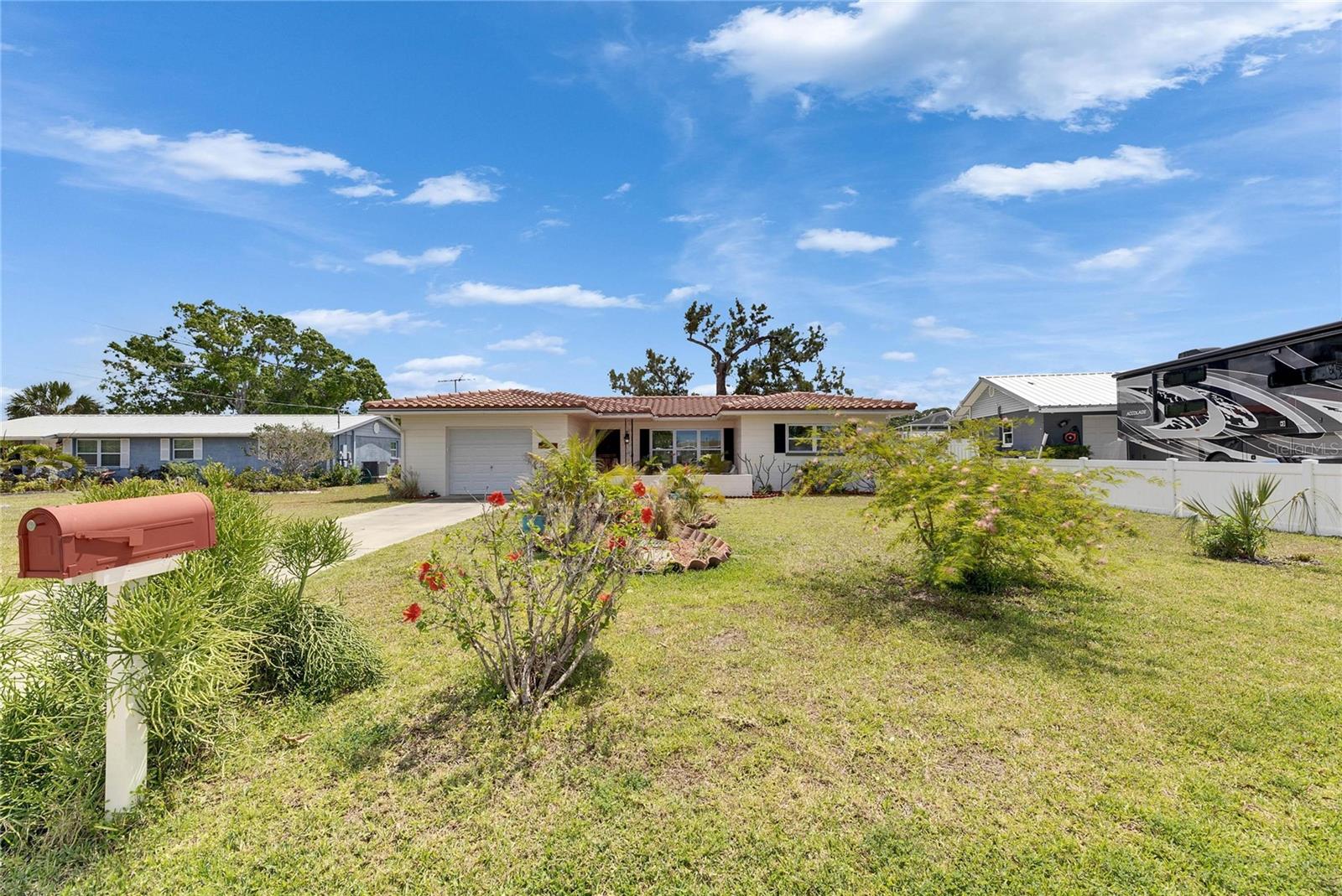 105 6TH ST NW, RUSKIN, FL, 33570