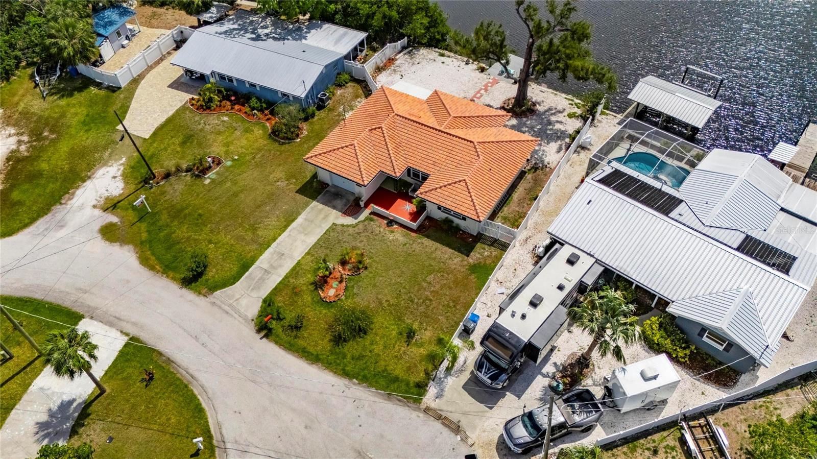 105 6TH ST NW, RUSKIN, FL, 33570