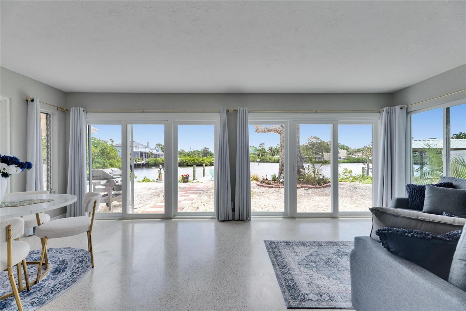 105 6TH ST NW, RUSKIN, FL, 33570
