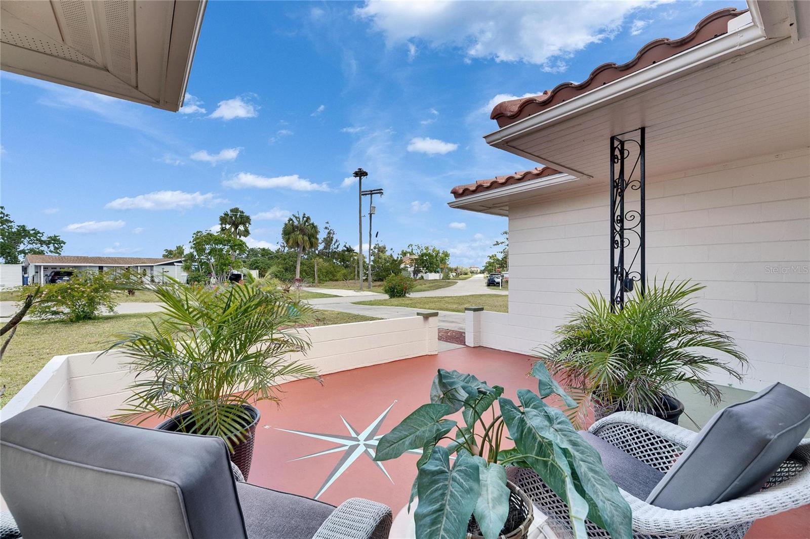 105 6TH ST NW, RUSKIN, FL, 33570