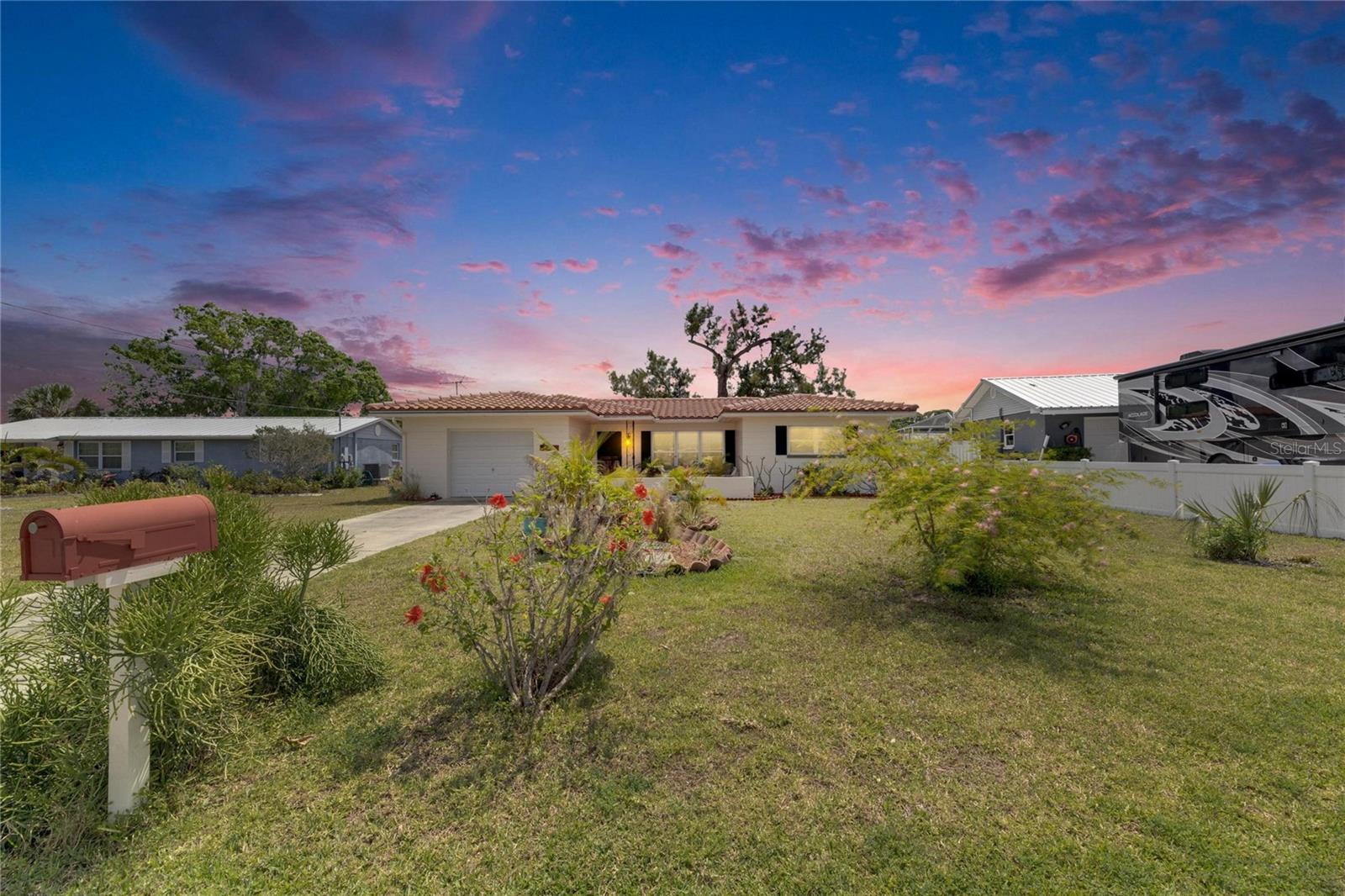 105 6TH ST NW, RUSKIN, FL, 33570