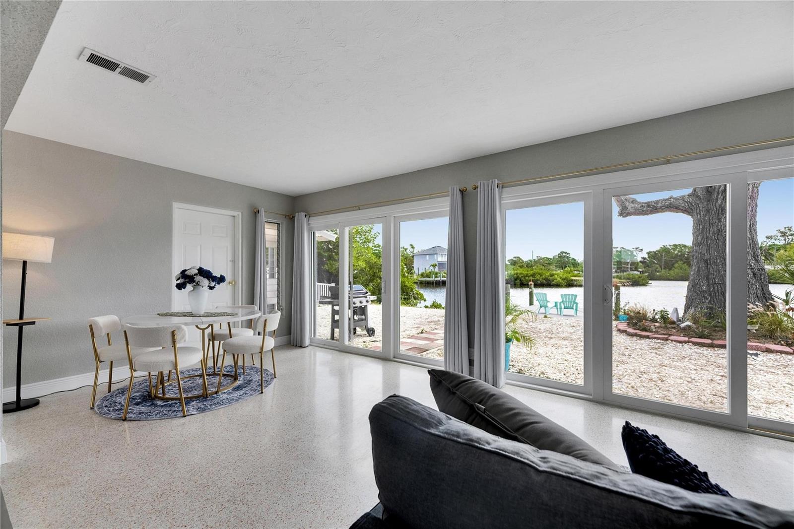 105 6TH ST NW, RUSKIN, FL, 33570