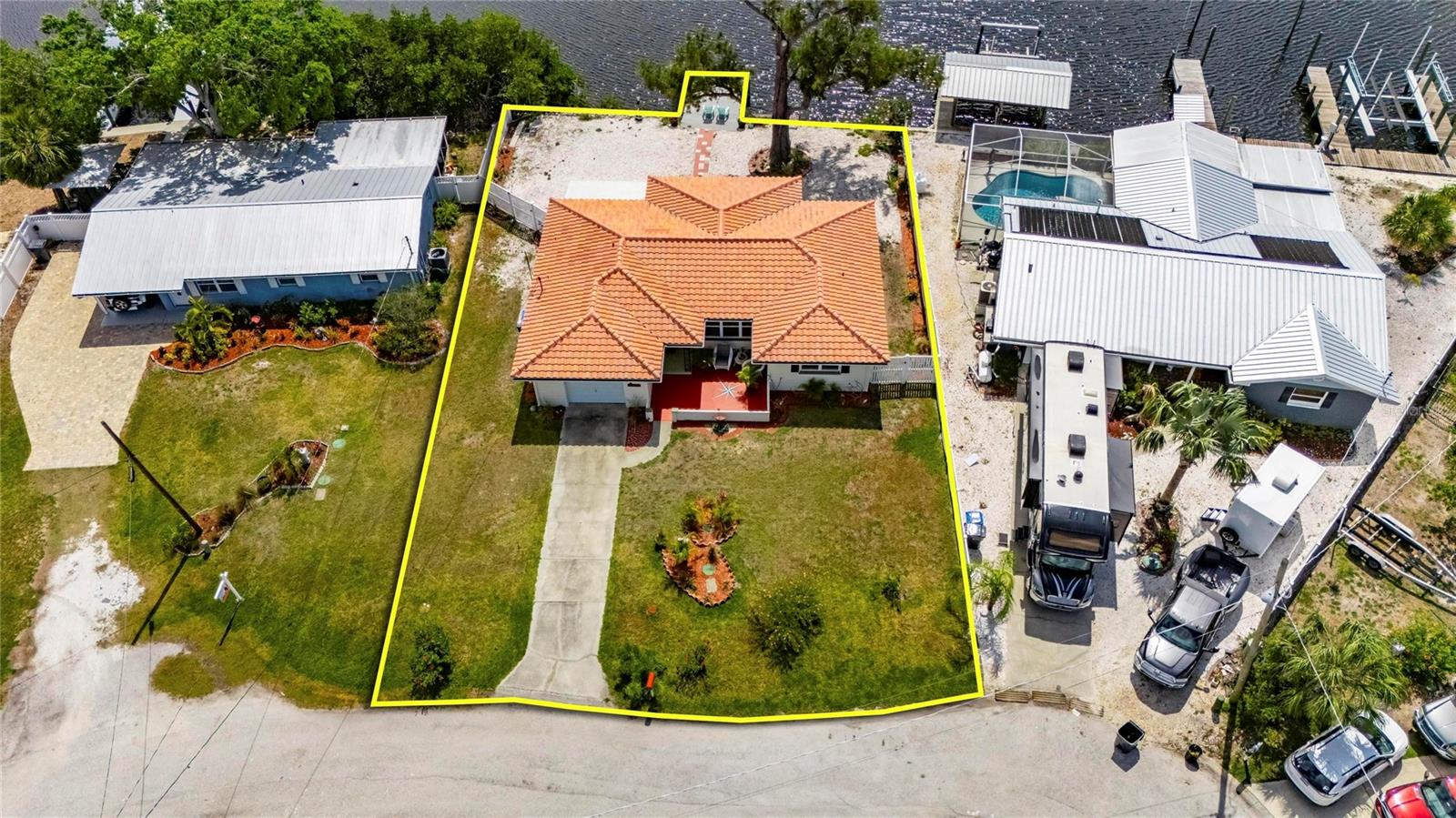 105 6TH ST NW, RUSKIN, FL, 33570