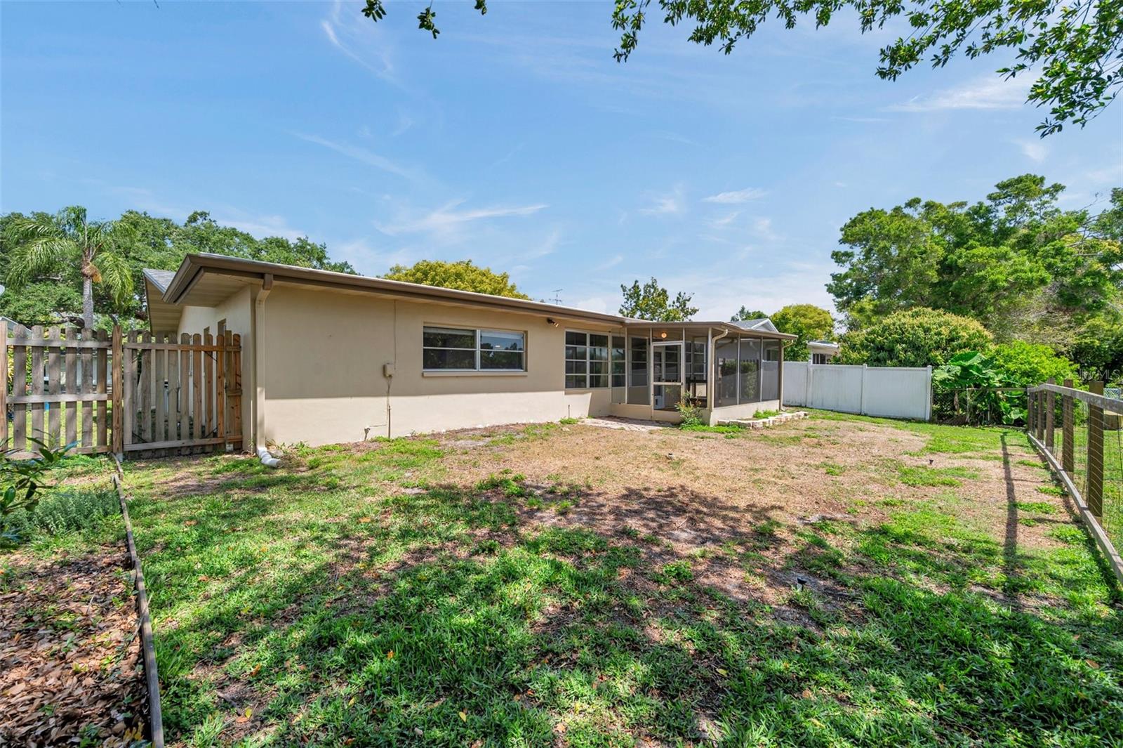 2049 HILLWOOD DR, CLEARWATER, FL, 33763