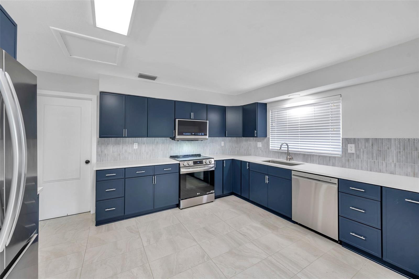 2049 HILLWOOD DR, CLEARWATER, FL, 33763