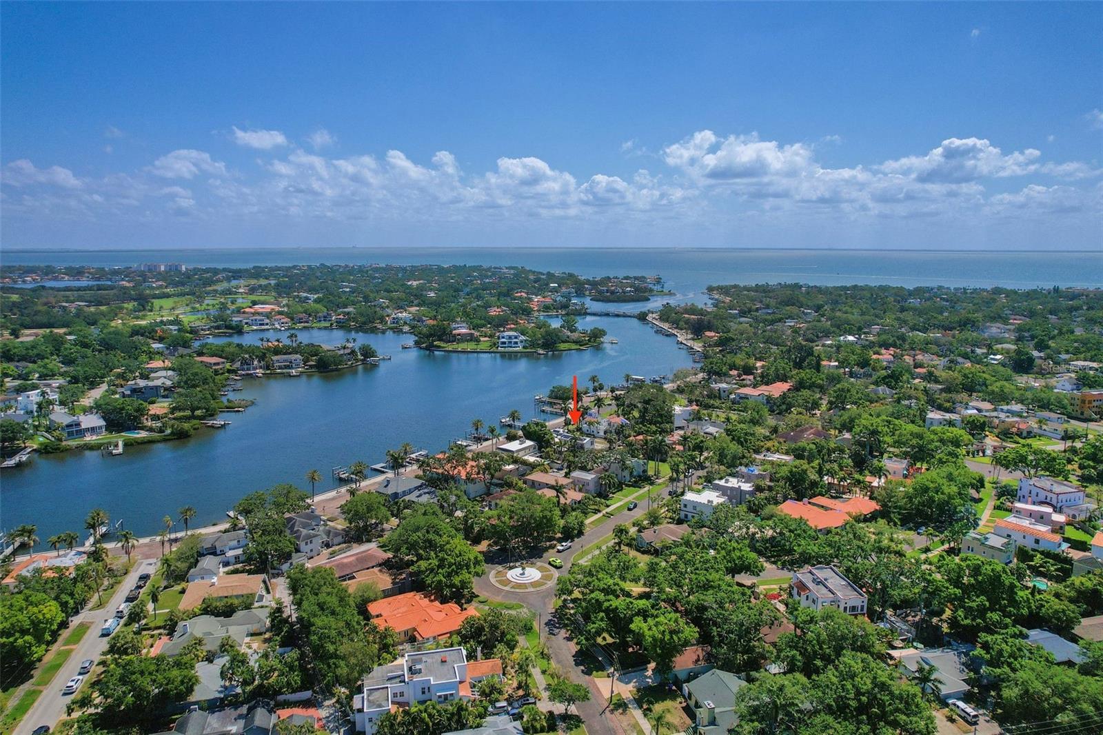 2320 COFFEE POT BLVD NE, ST PETERSBURG, FL, 33704