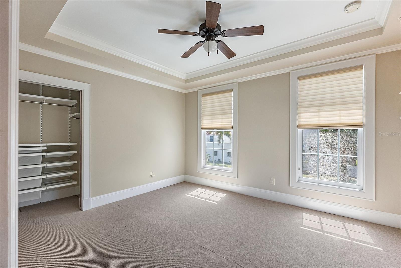 2320 COFFEE POT BLVD NE, ST PETERSBURG, FL, 33704