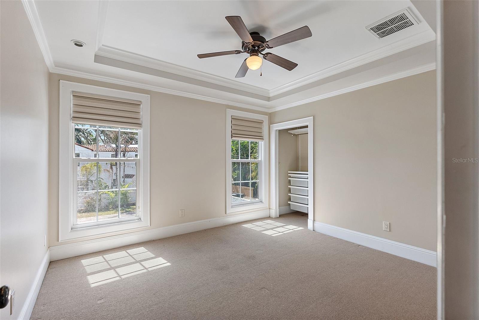2320 COFFEE POT BLVD NE, ST PETERSBURG, FL, 33704