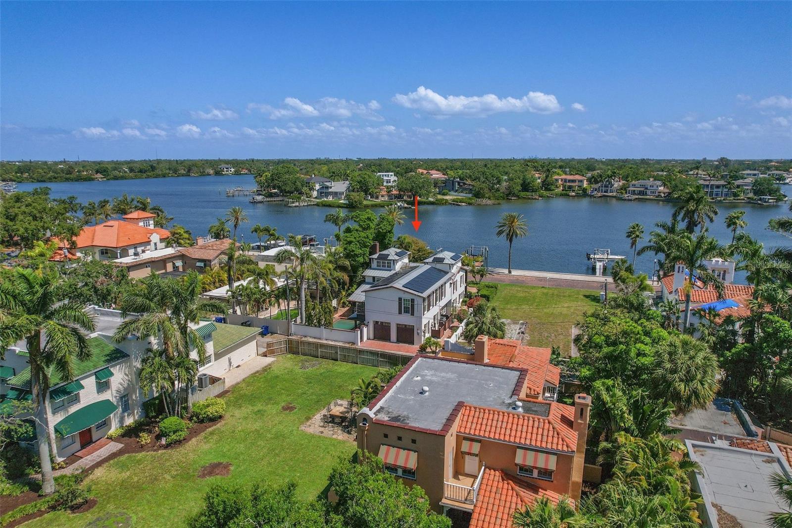 2320 COFFEE POT BLVD NE, ST PETERSBURG, FL, 33704