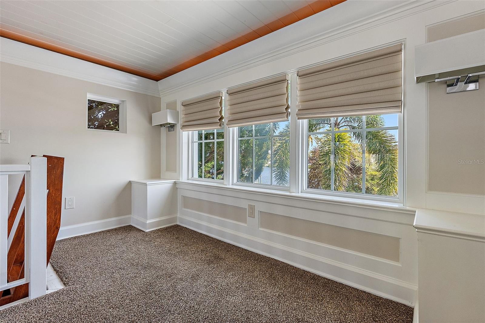 2320 COFFEE POT BLVD NE, ST PETERSBURG, FL, 33704