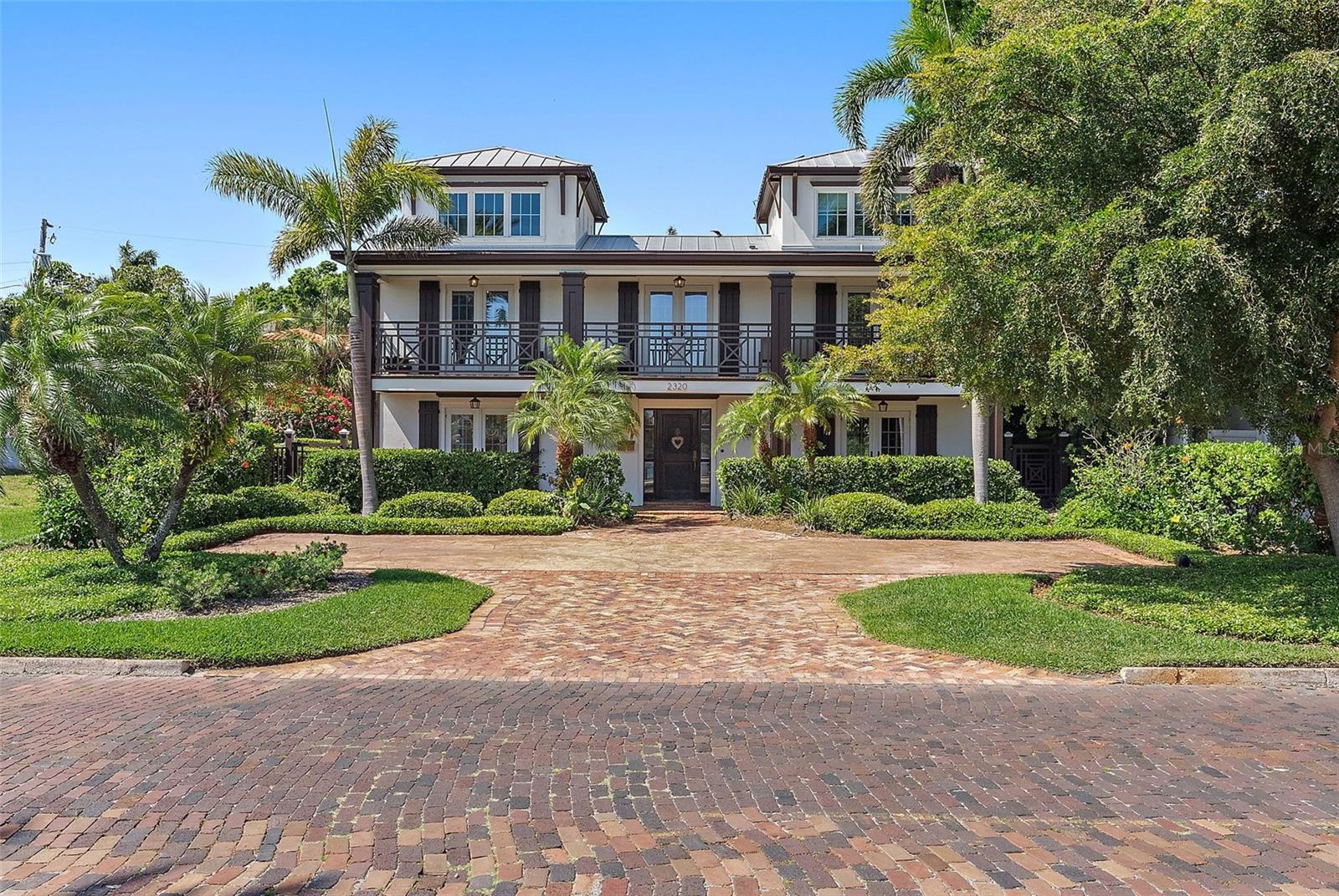 2320 COFFEE POT BLVD NE, ST PETERSBURG, FL, 33704