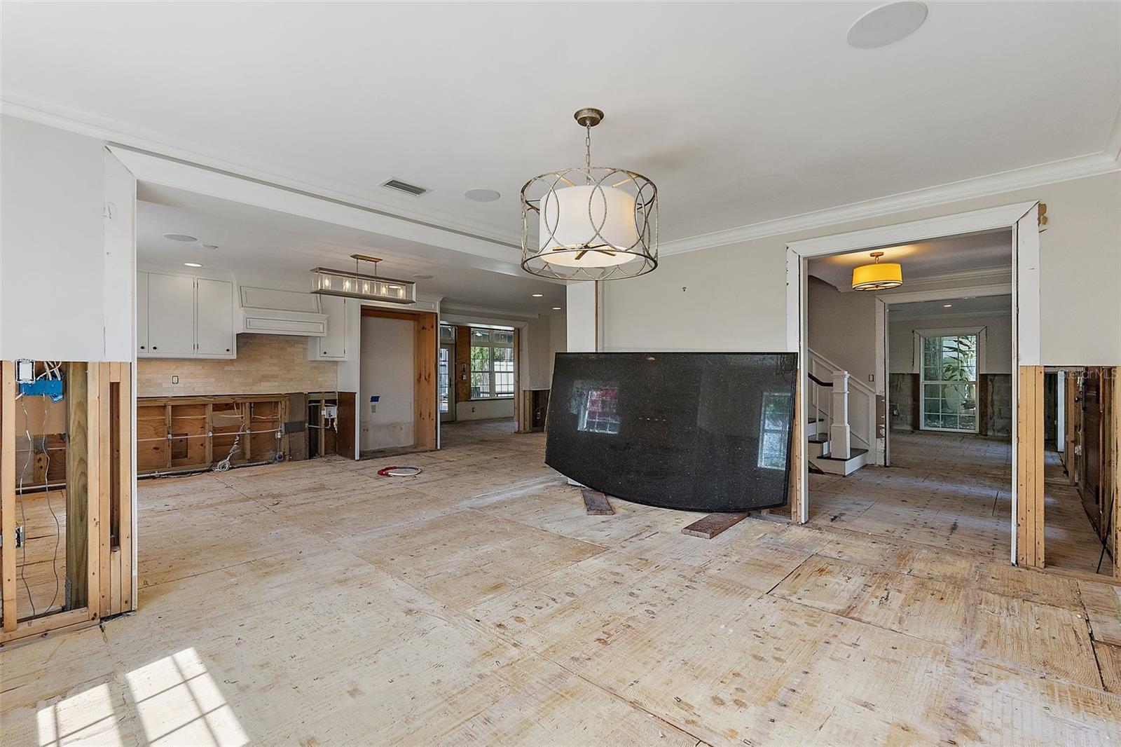 2320 COFFEE POT BLVD NE, ST PETERSBURG, FL, 33704