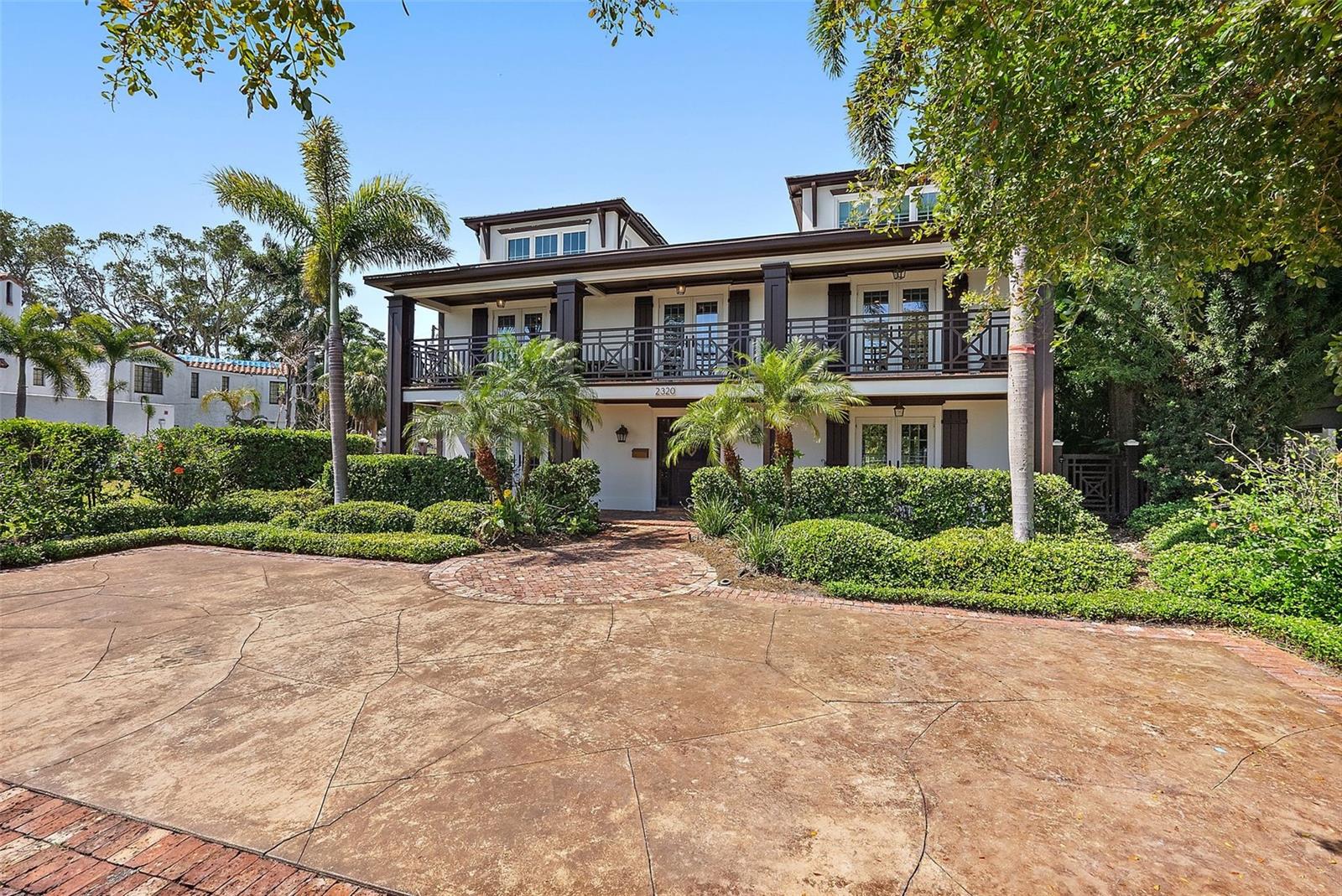 2320 COFFEE POT BLVD NE, ST PETERSBURG, FL, 33704