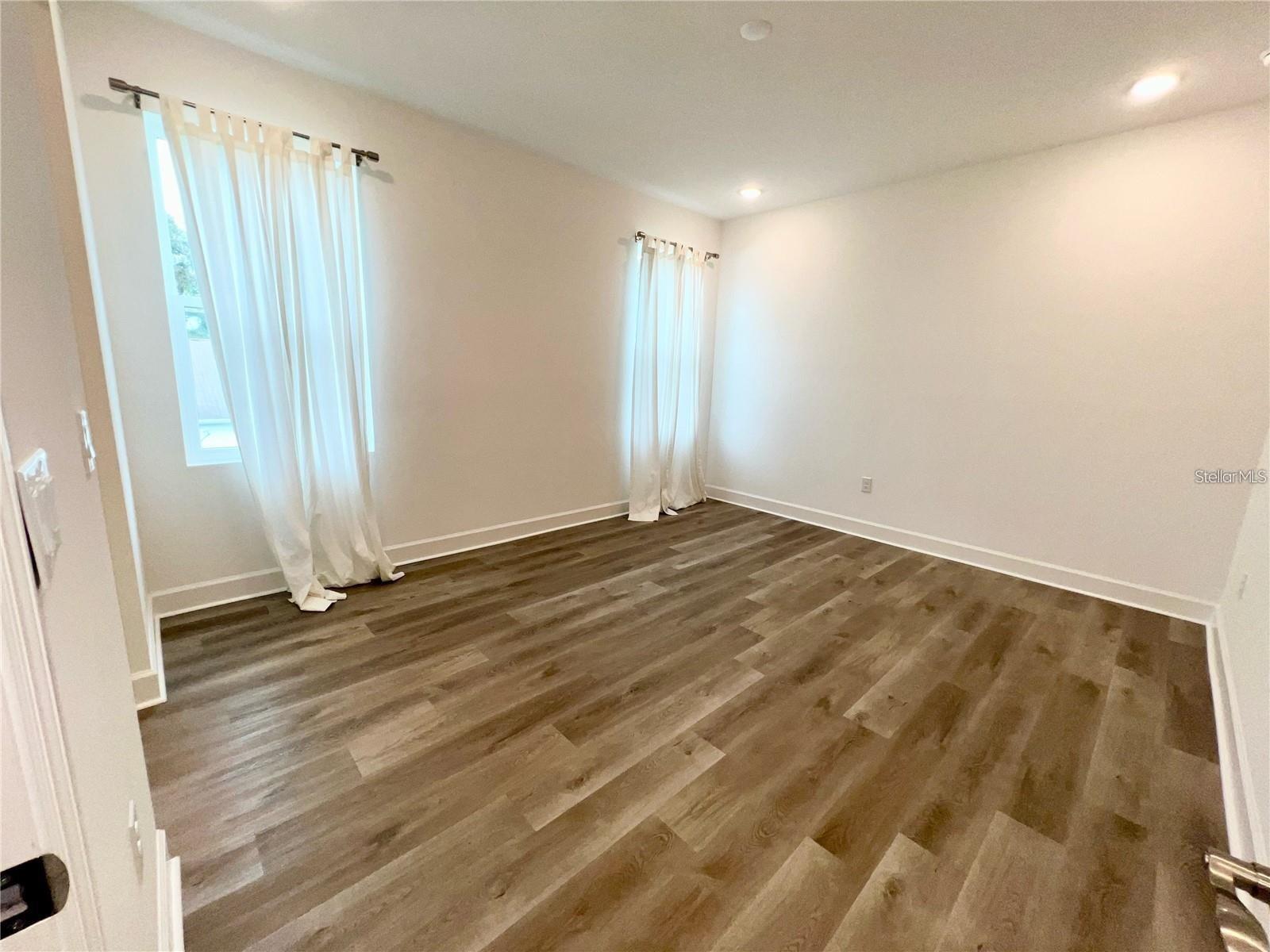 2613 E 23RD AVE #1/2, TAMPA, FL, 33605