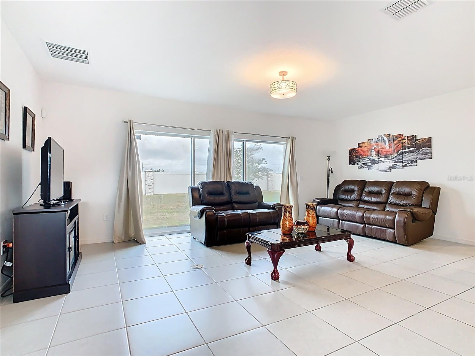 332 BLUE LAKE CIR, KISSIMMEE, FL, 34758
