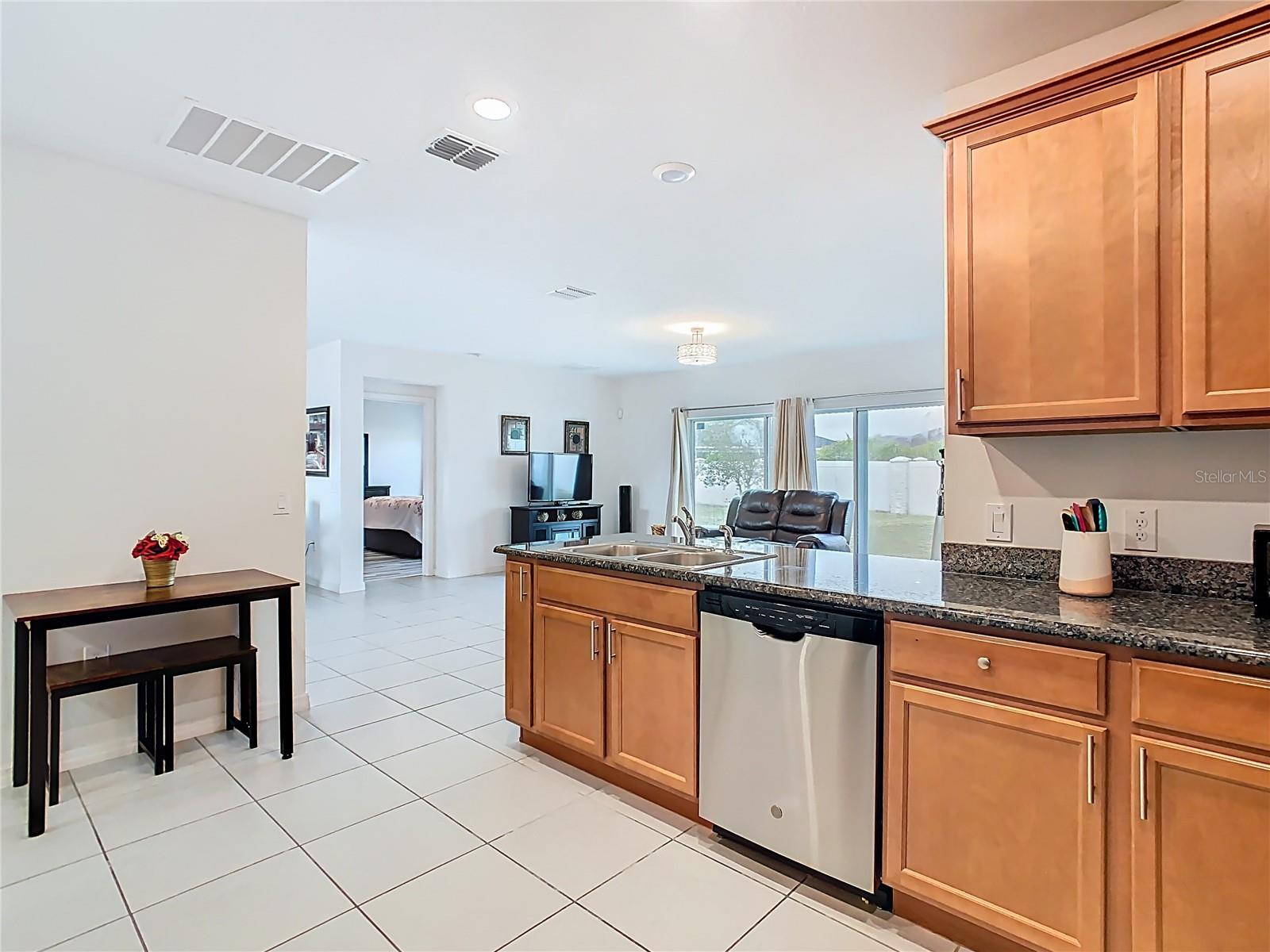 332 BLUE LAKE CIR, KISSIMMEE, FL, 34758