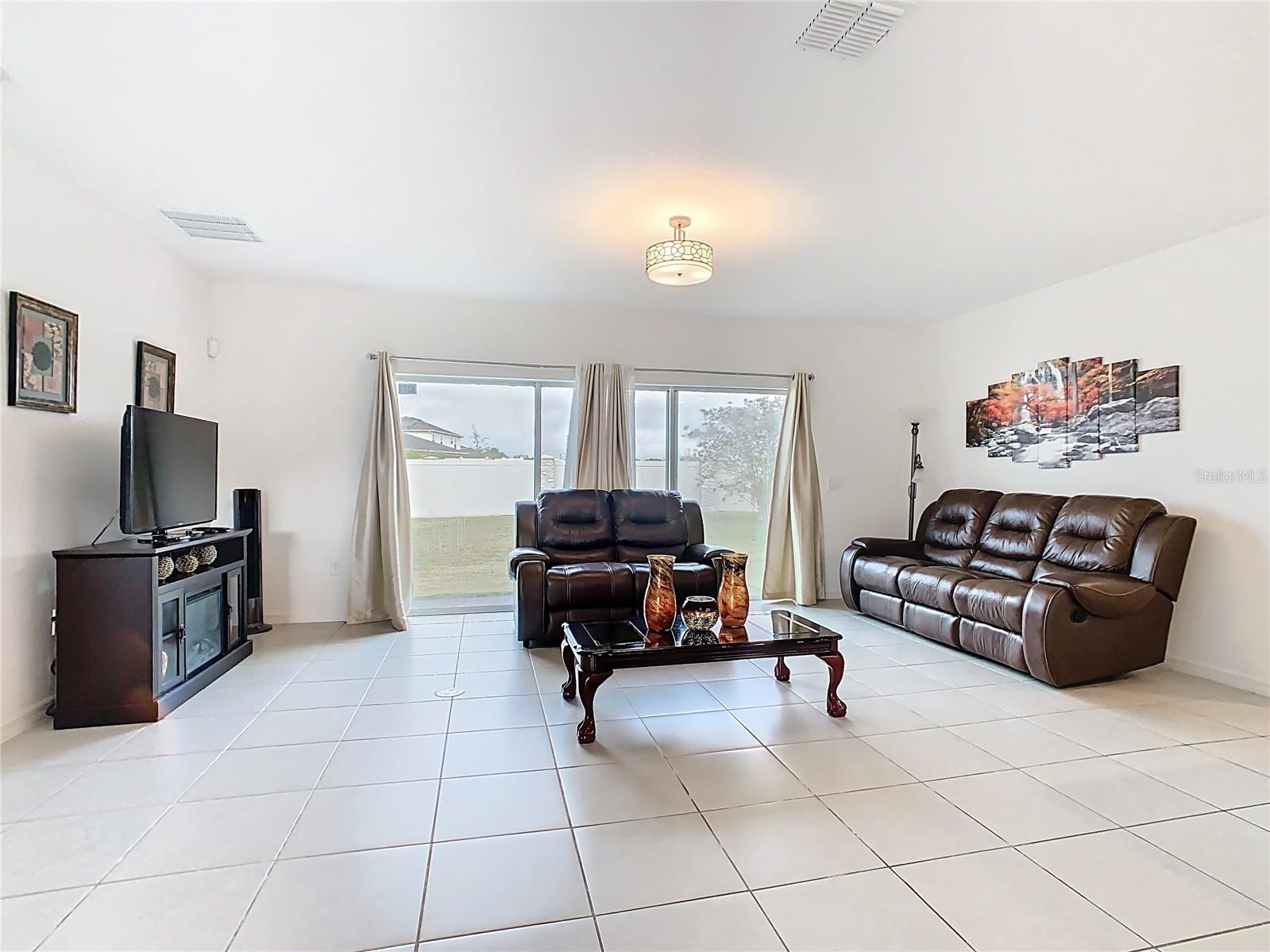 332 BLUE LAKE CIR, KISSIMMEE, FL, 34758