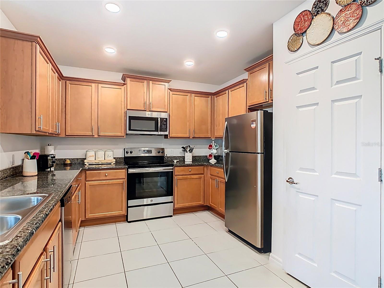 332 BLUE LAKE CIR, KISSIMMEE, FL, 34758
