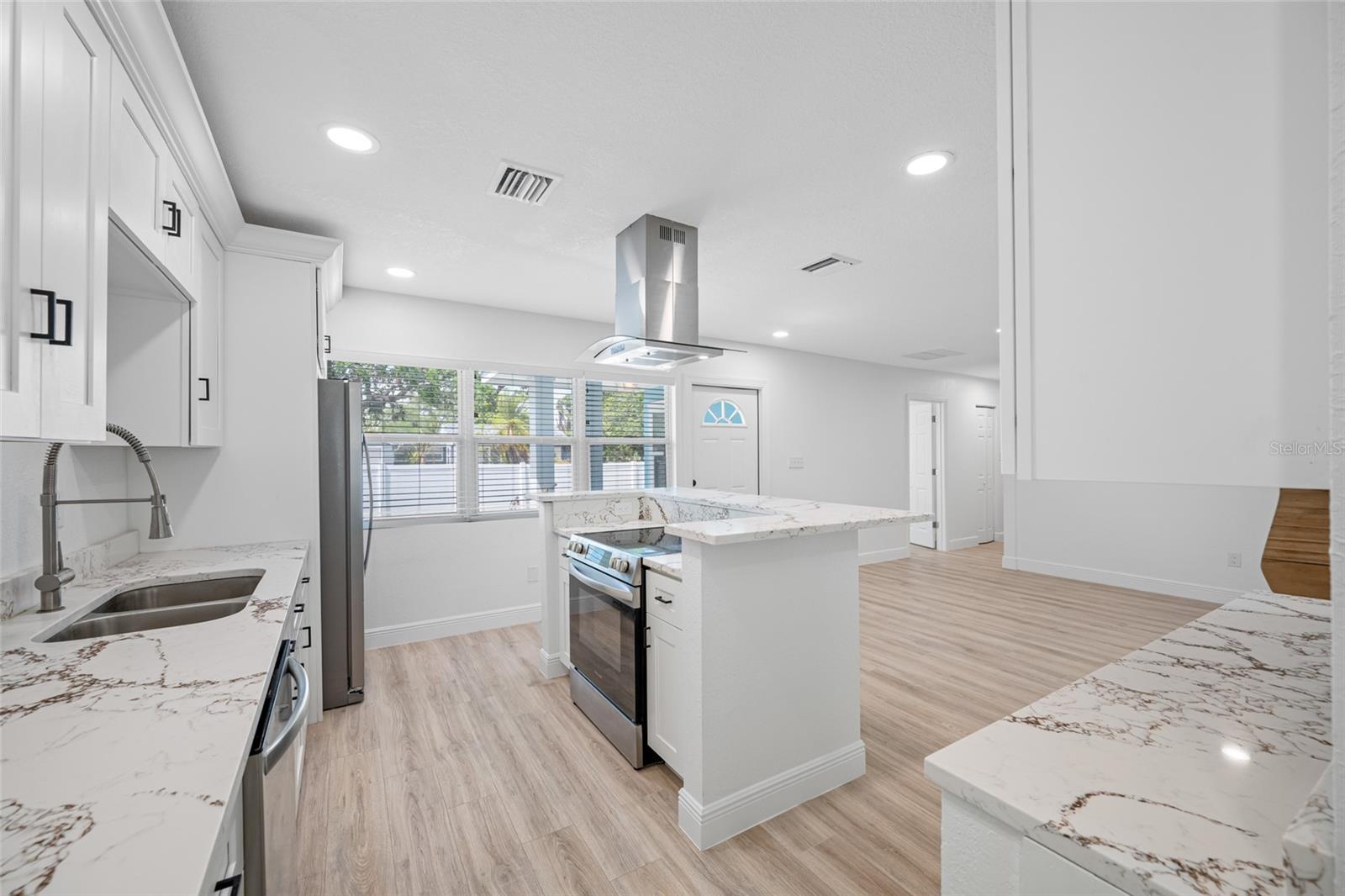 255 37TH ST N, ST PETERSBURG, FL, 33713
