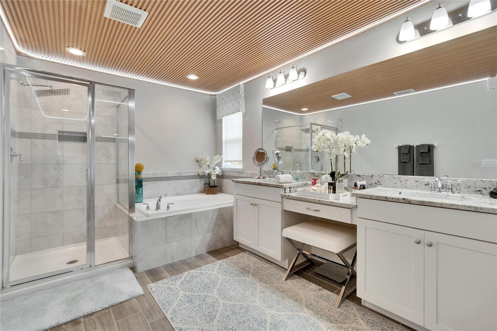 2117 LAKE WATERS PL, LUTZ, FL, 33558