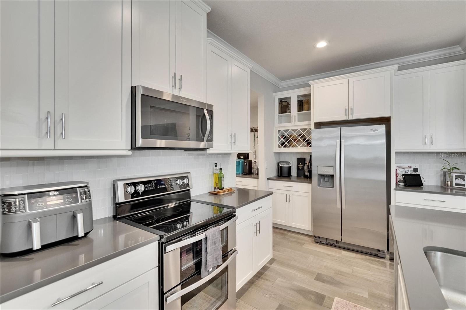 2117 LAKE WATERS PL, LUTZ, FL, 33558