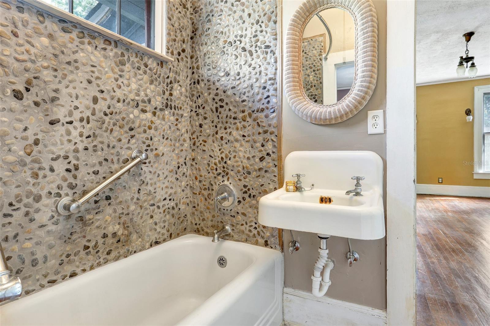 417 NE 4TH AVENUE, GAINESVILLE, FL, 32601