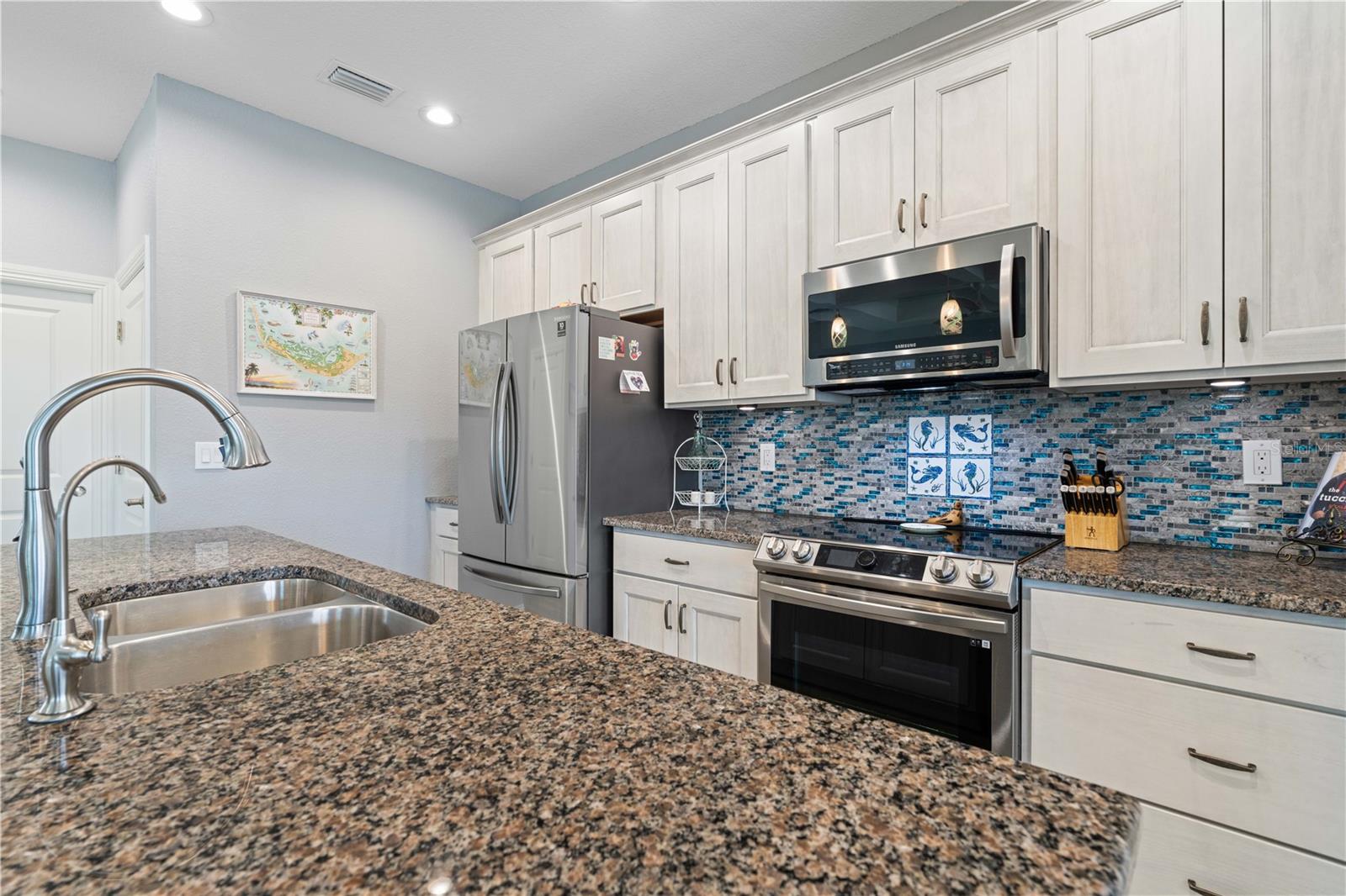 571 PORT BENDRES DR, PUNTA GORDA, FL, 33950