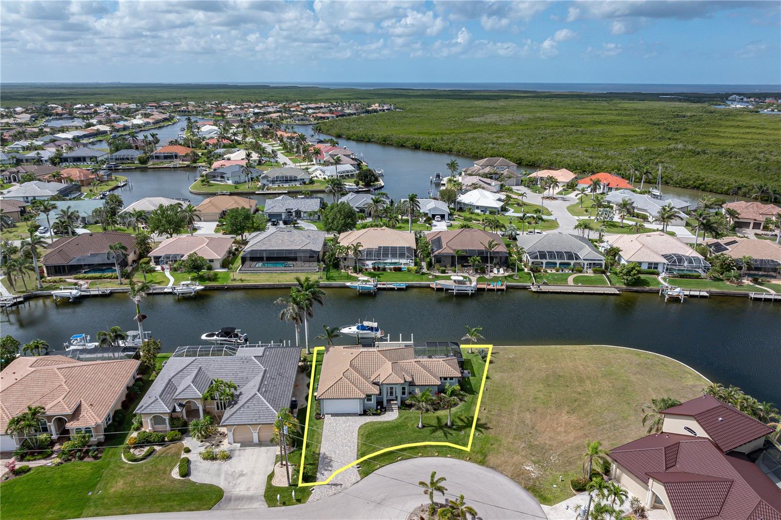 571 PORT BENDRES DR, PUNTA GORDA, FL, 33950