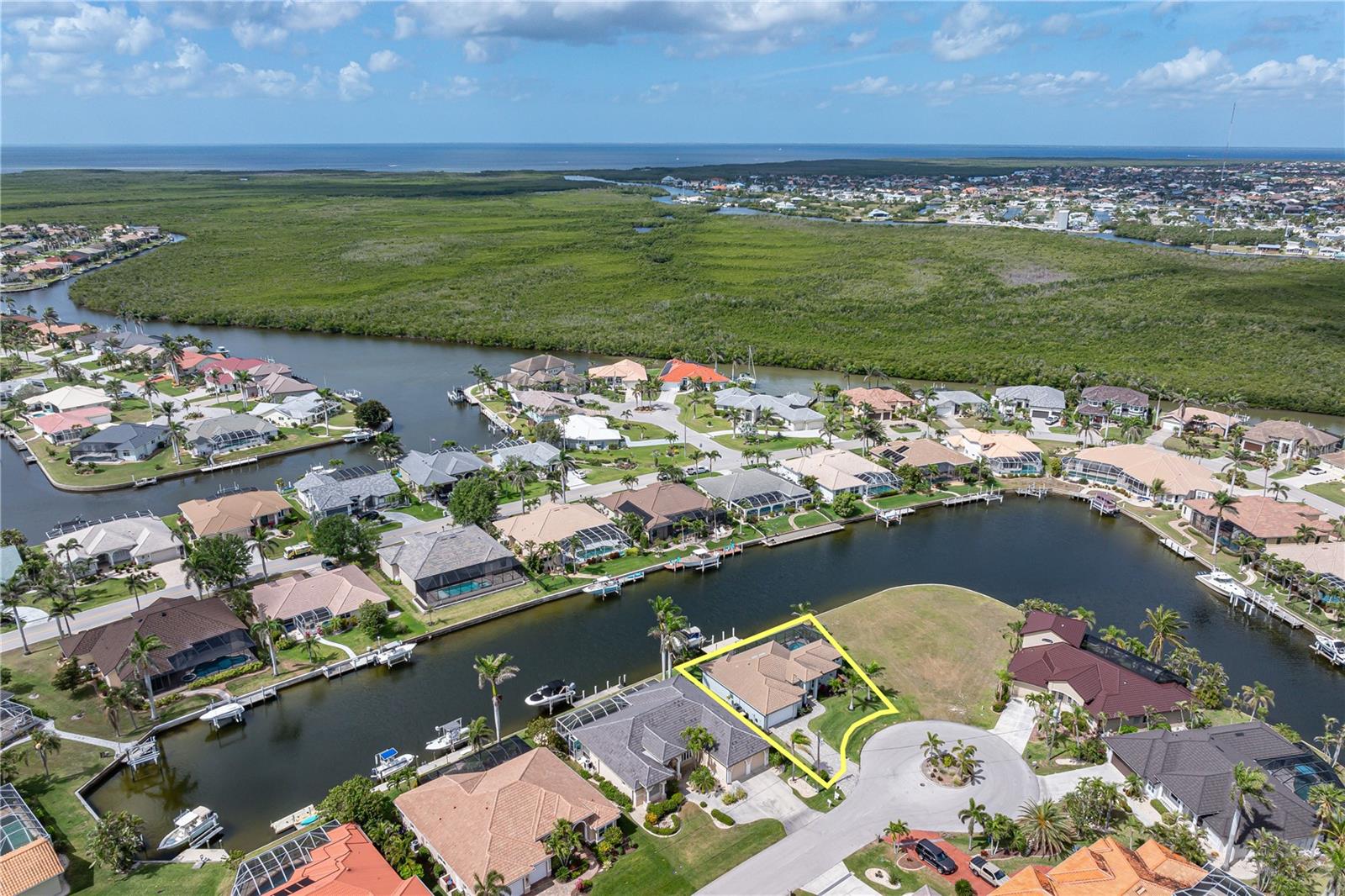 571 PORT BENDRES DR, PUNTA GORDA, FL, 33950