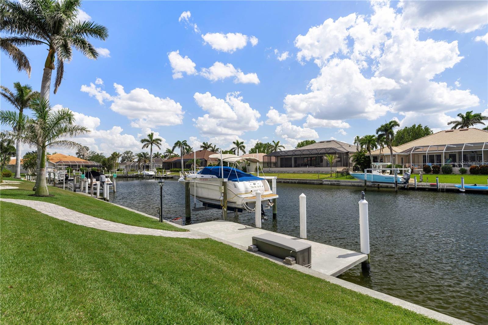 571 PORT BENDRES DR, PUNTA GORDA, FL, 33950