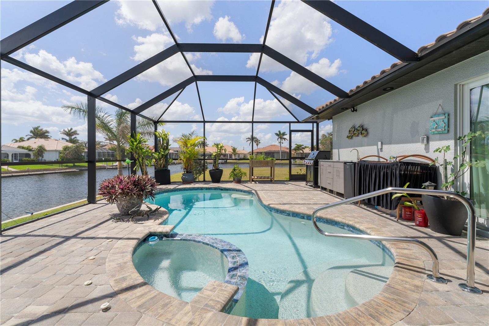571 PORT BENDRES DR, PUNTA GORDA, FL, 33950