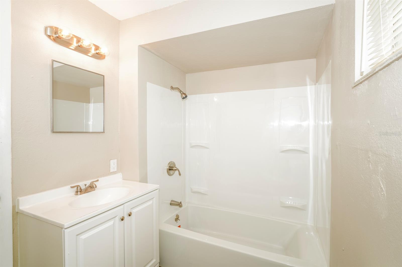 1602 E NEW ORLEANS AVE, TAMPA, FL, 33610