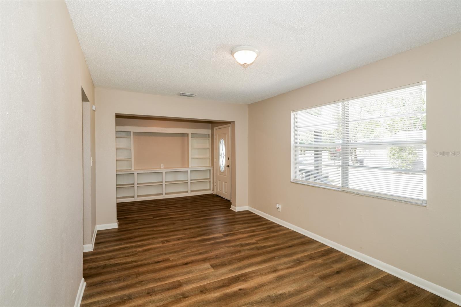 1602 E NEW ORLEANS AVE, TAMPA, FL, 33610