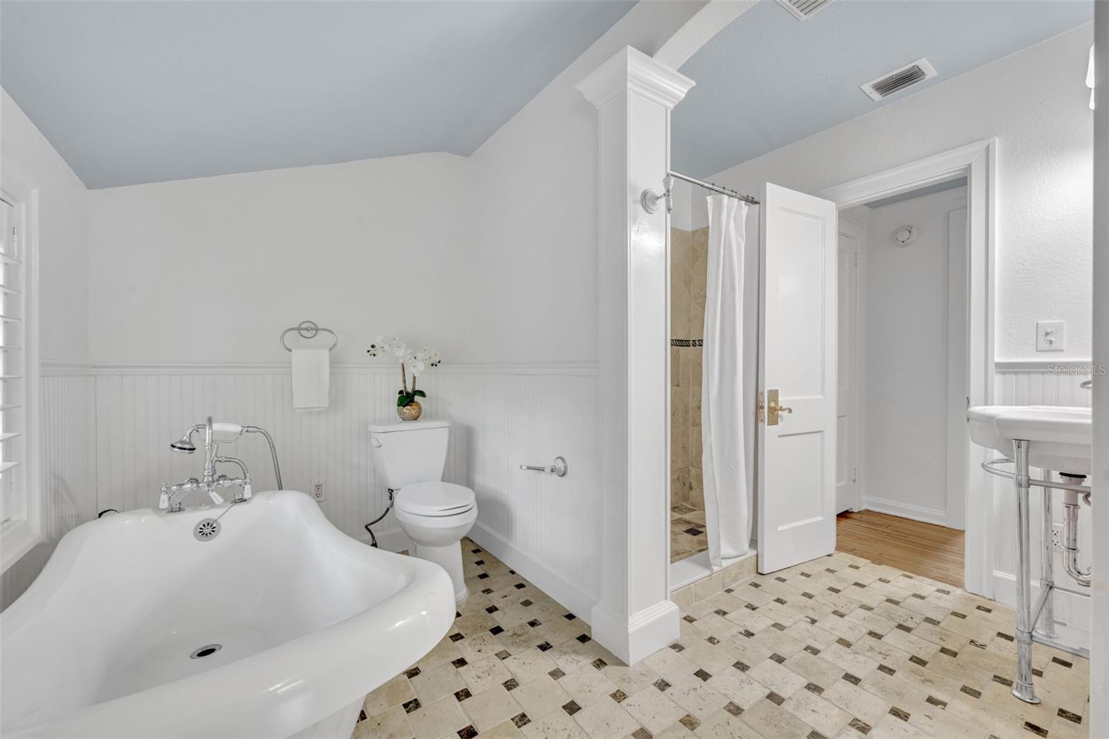 2004 E MARKS ST, ORLANDO, FL, 32803