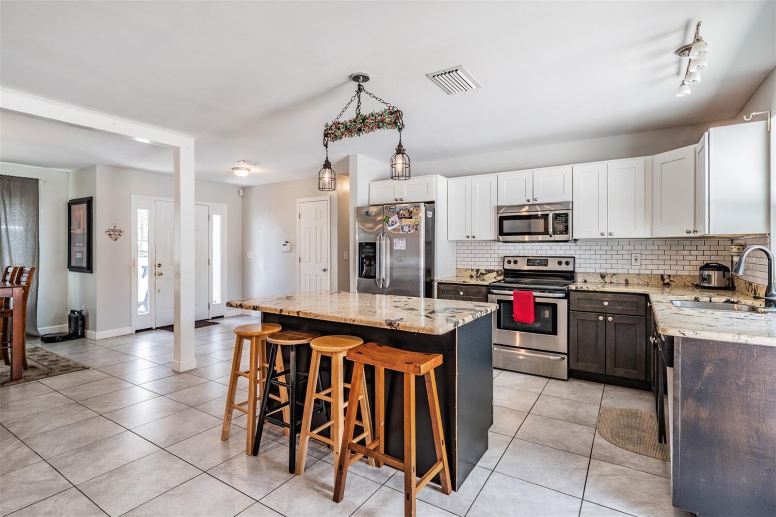 904 TOMLINSON DR, LUTZ, FL, 33549