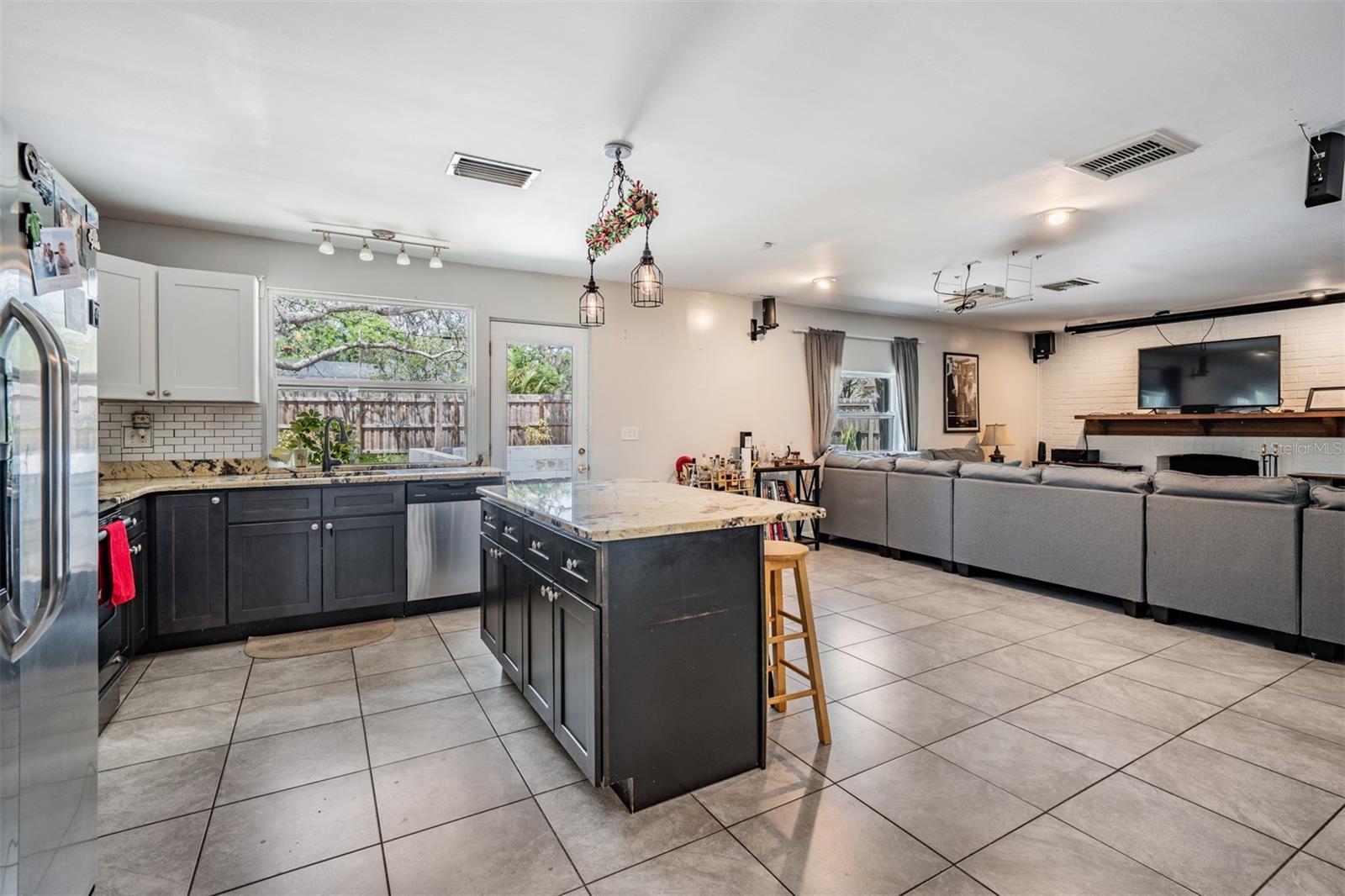 904 TOMLINSON DR, LUTZ, FL, 33549
