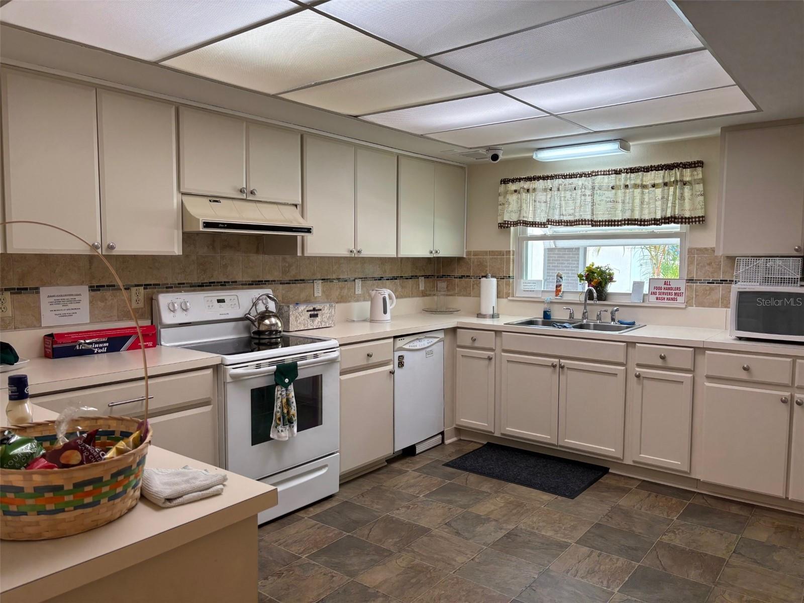 6107 GRAND OAKS DR SE, WINTER HAVEN, FL, 33884