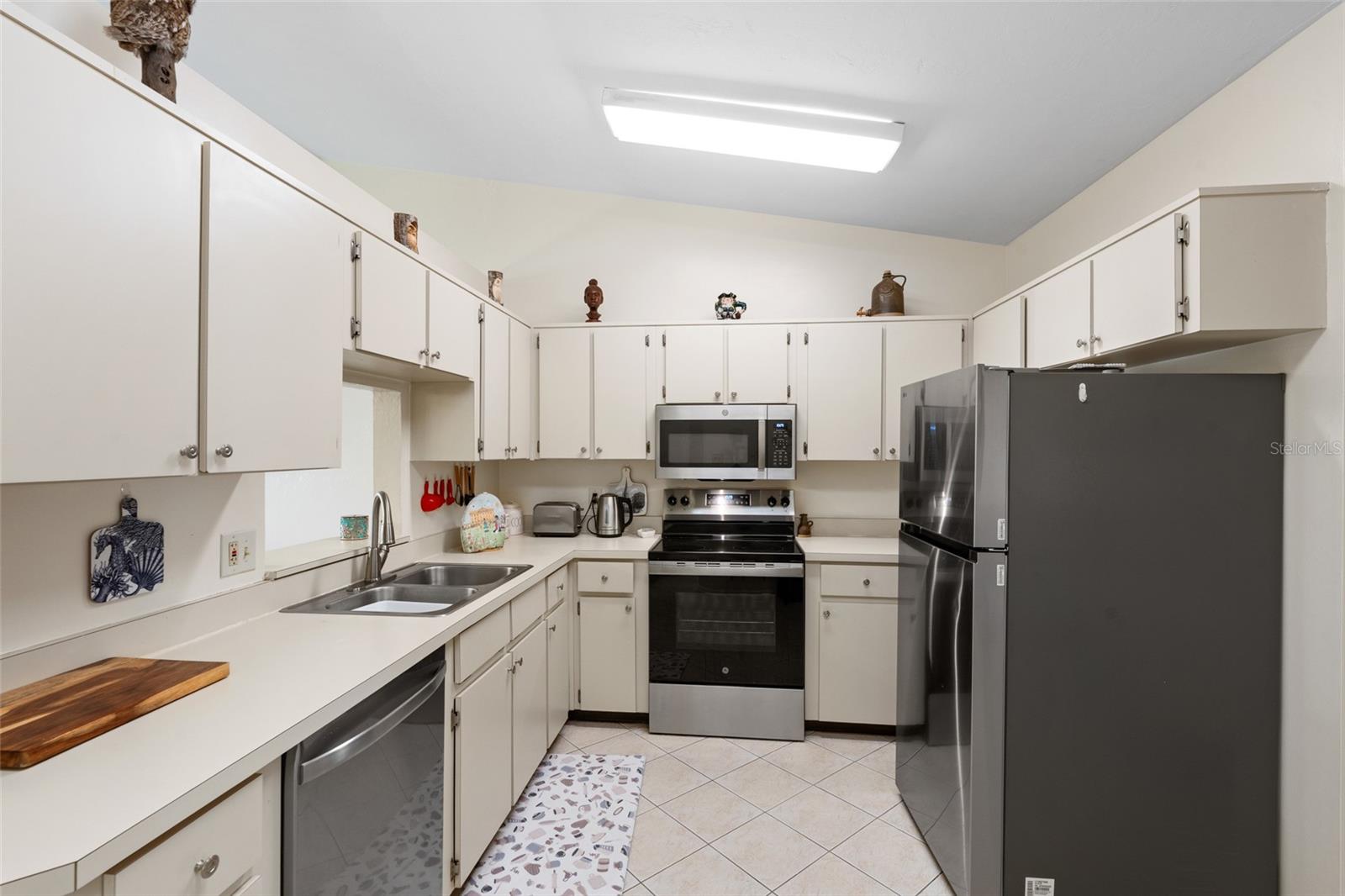 5458 GOVERNORS DR, FORT MYERS, FL, 33907