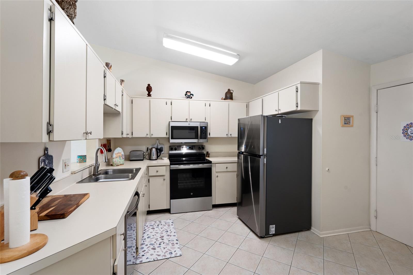 5458 GOVERNORS DR, FORT MYERS, FL, 33907