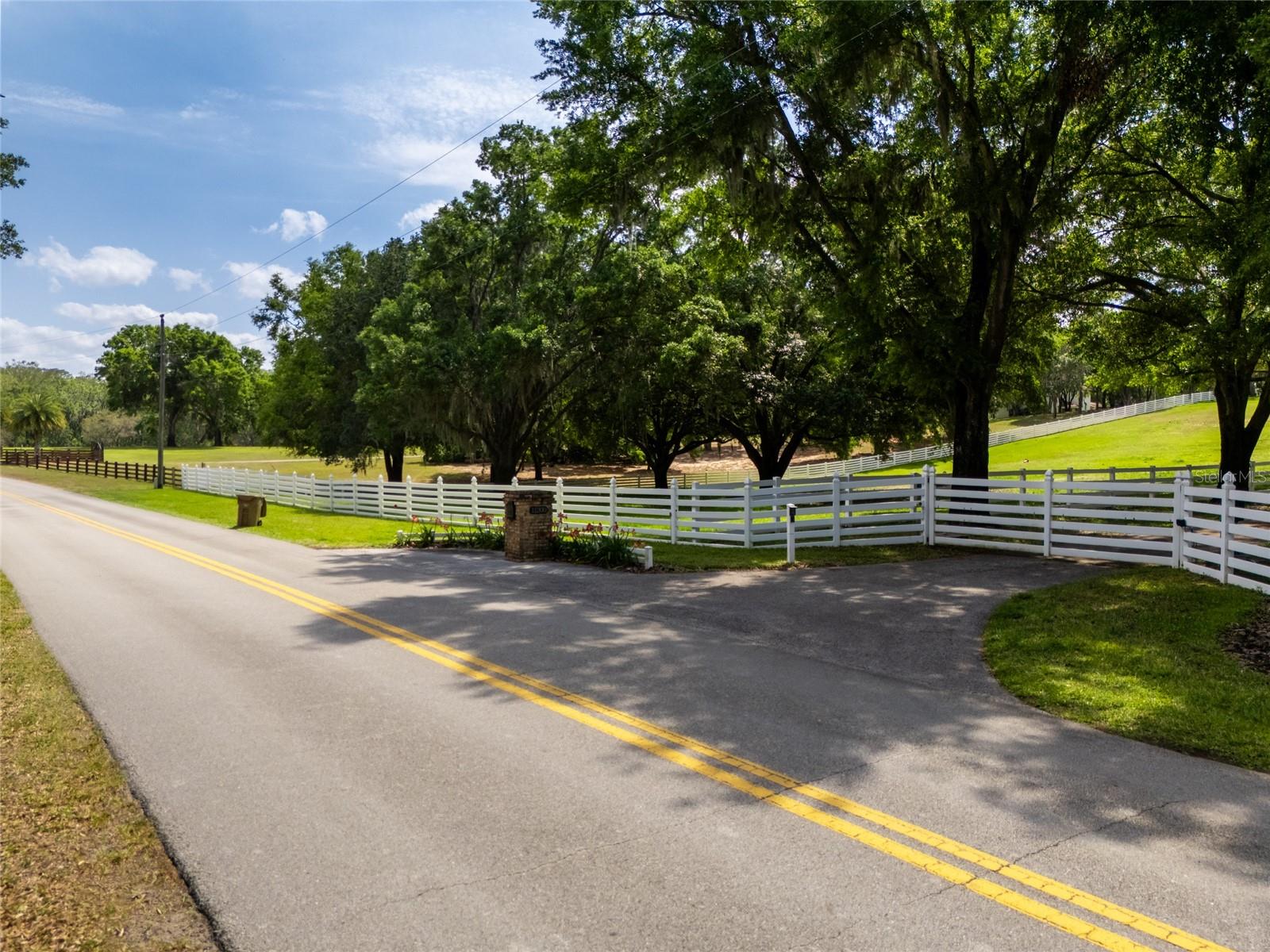 11200 LANE PARK RD, TAVARES, FL, 32778