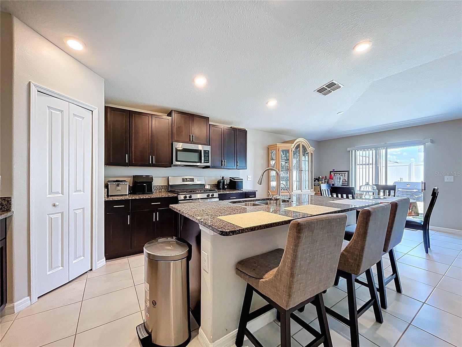 9433 CHANNING HILL DR, SUN CITY CENTER, FL, 33573