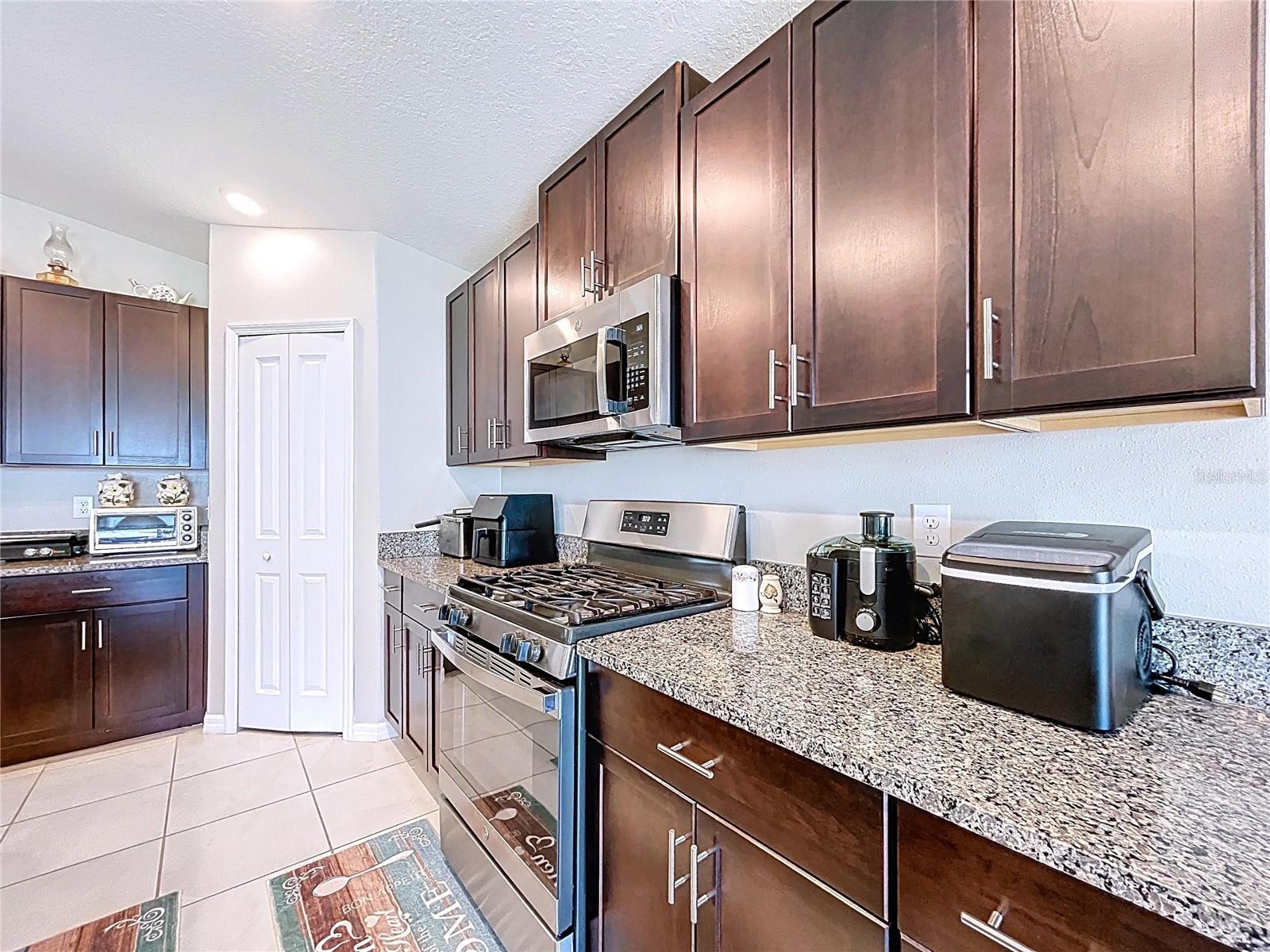 9433 CHANNING HILL DR, SUN CITY CENTER, FL, 33573