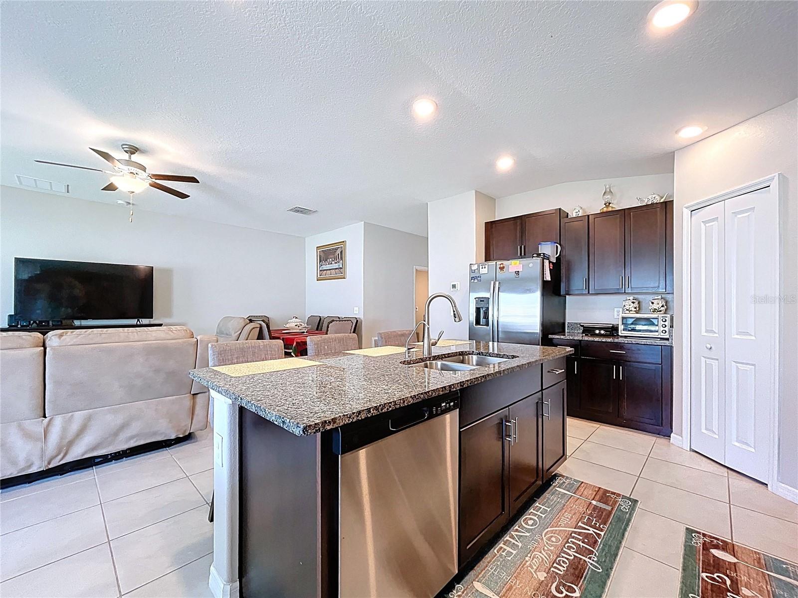 9433 CHANNING HILL DR, SUN CITY CENTER, FL, 33573