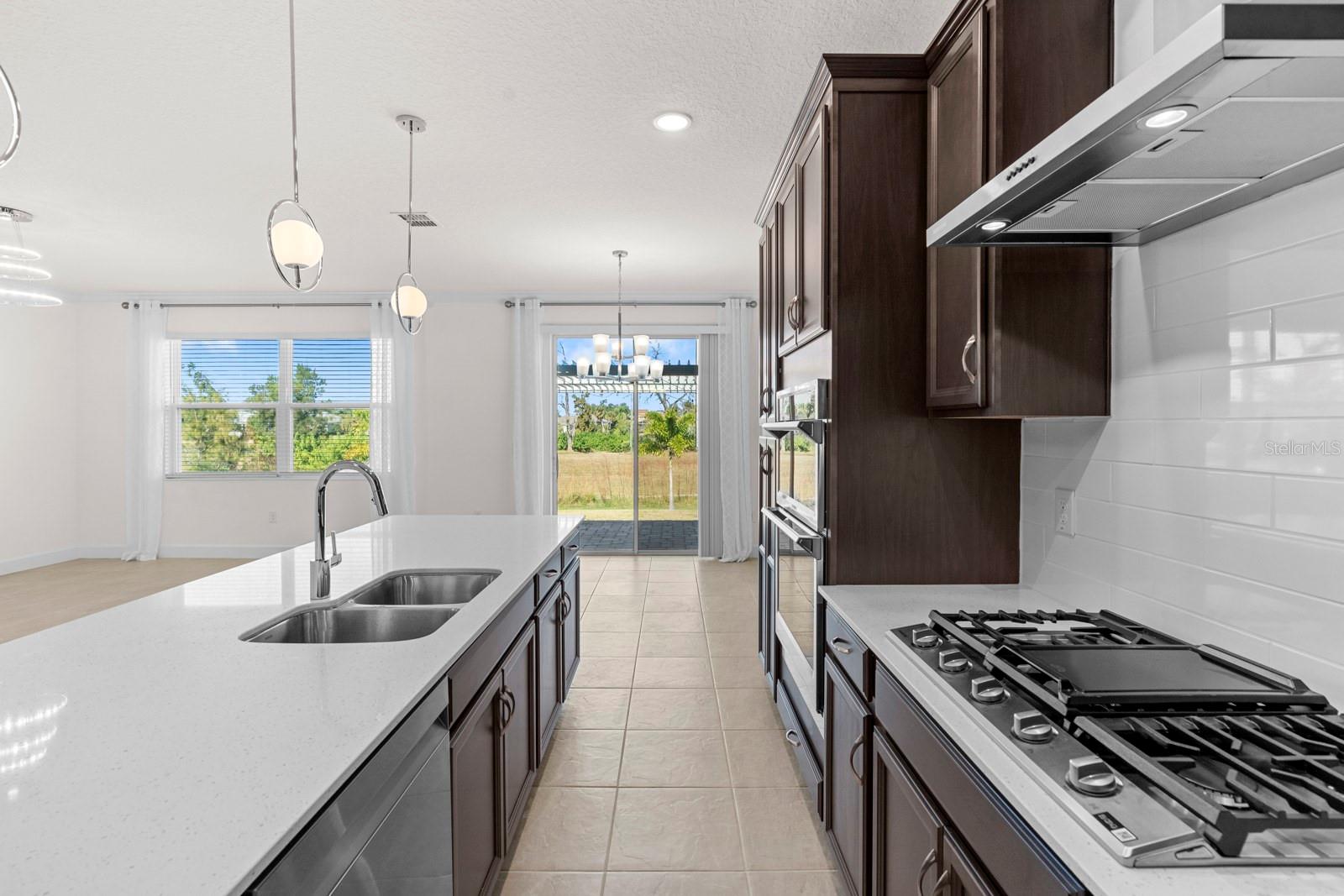 933 SIGNET DR, APOLLO BEACH, FL, 33572